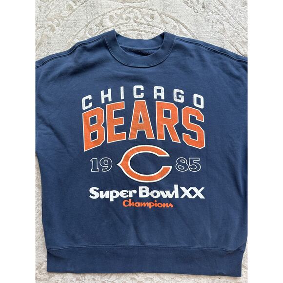 Abercrombie & Fitch Tops - Abercrombie & Fitch Chicago Bears Sweatshirt Women’s Small